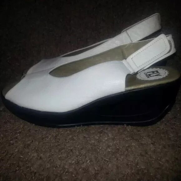 FLY LONDON-Mousse Cream Hert Platform Wedges-Leather-Sz 41-10.5M-NEW - Picture 4 of 7